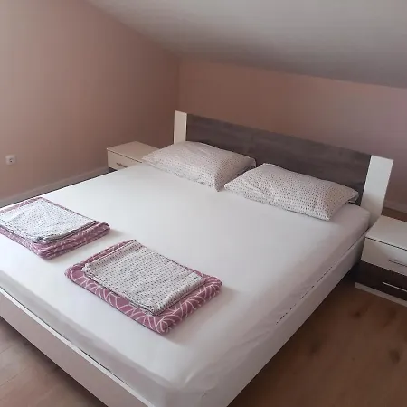 One Bedroom Loft With View *