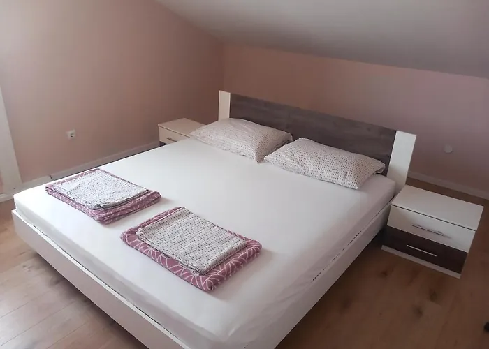 One Bedroom Loft With View *