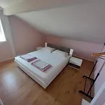One Bedroom Loft With View Nin